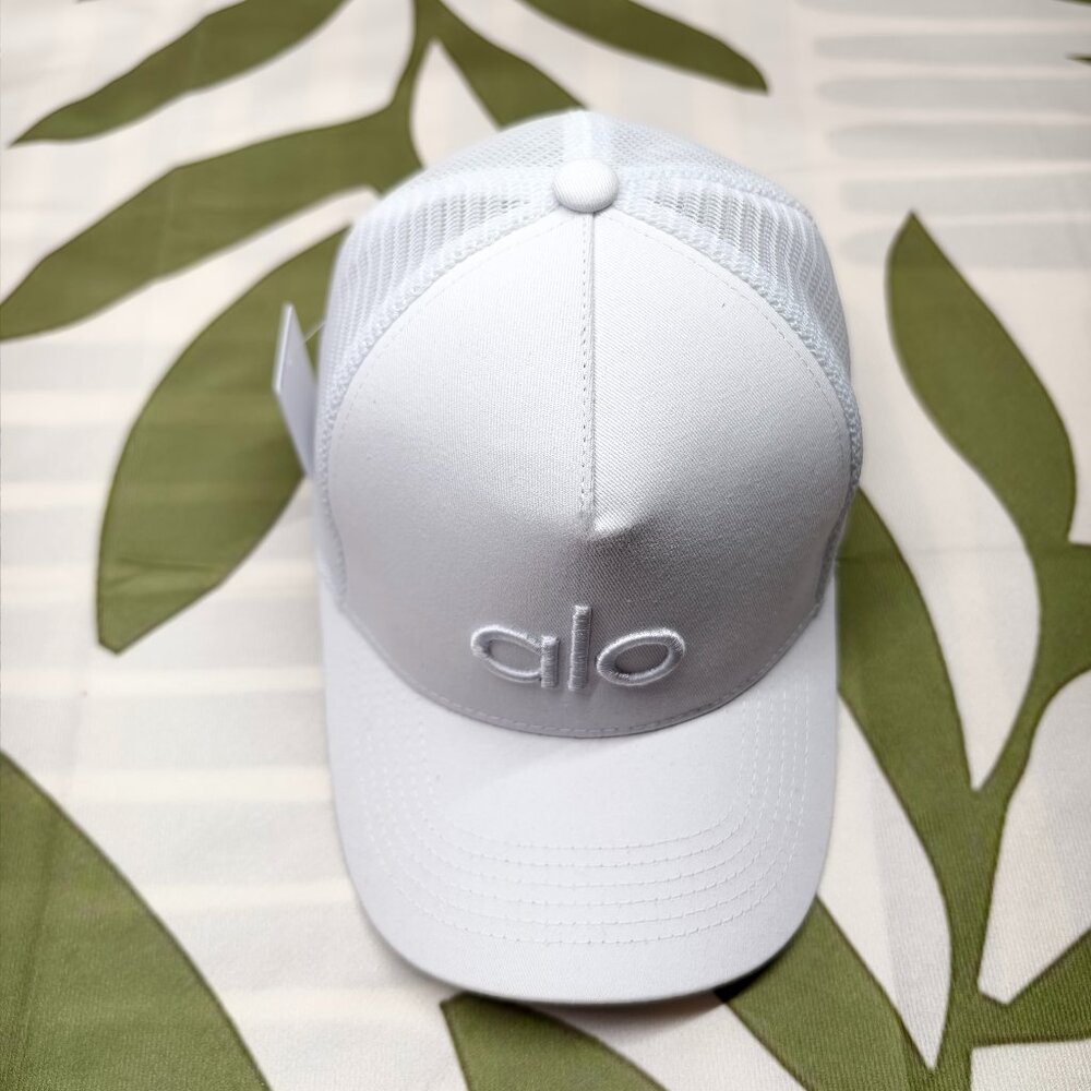 ALO Yoga Lightweight Baseball Cap | Moisture-Wicking & Adjustable Fit (NWT)